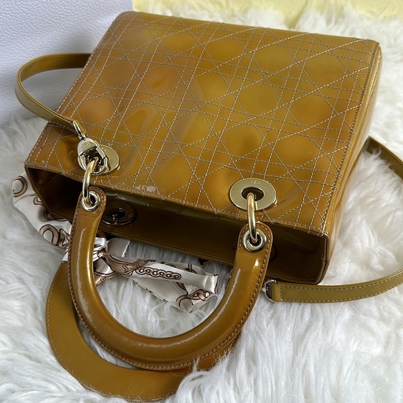 💯Authentic Lady Dior Small Handbag🍀 - Picture 15 of 17